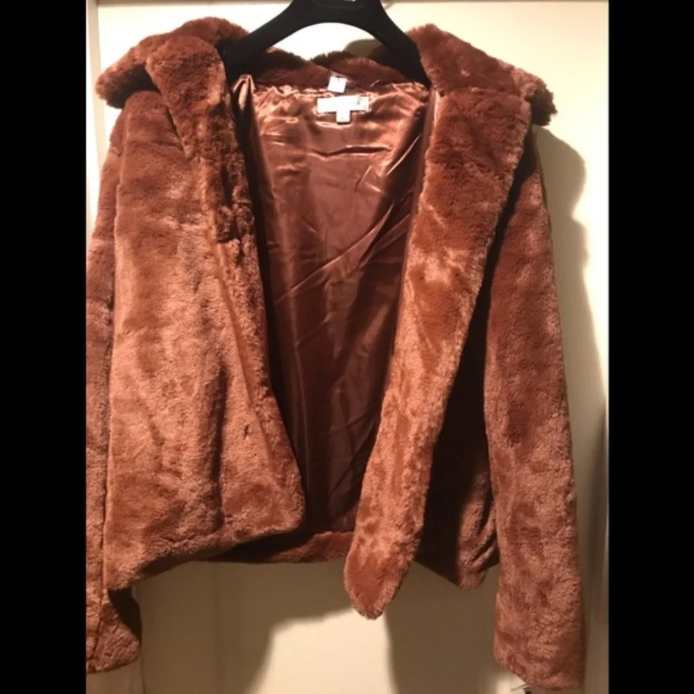 Via Spiga Crop Faux Fur Jacket, Size Large, NWT - Picture 4 of 11